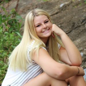 Meet your Posher, Madi